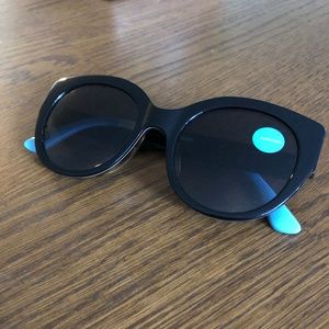 TOMS "LUISA" Sunglasses Black (polarized)